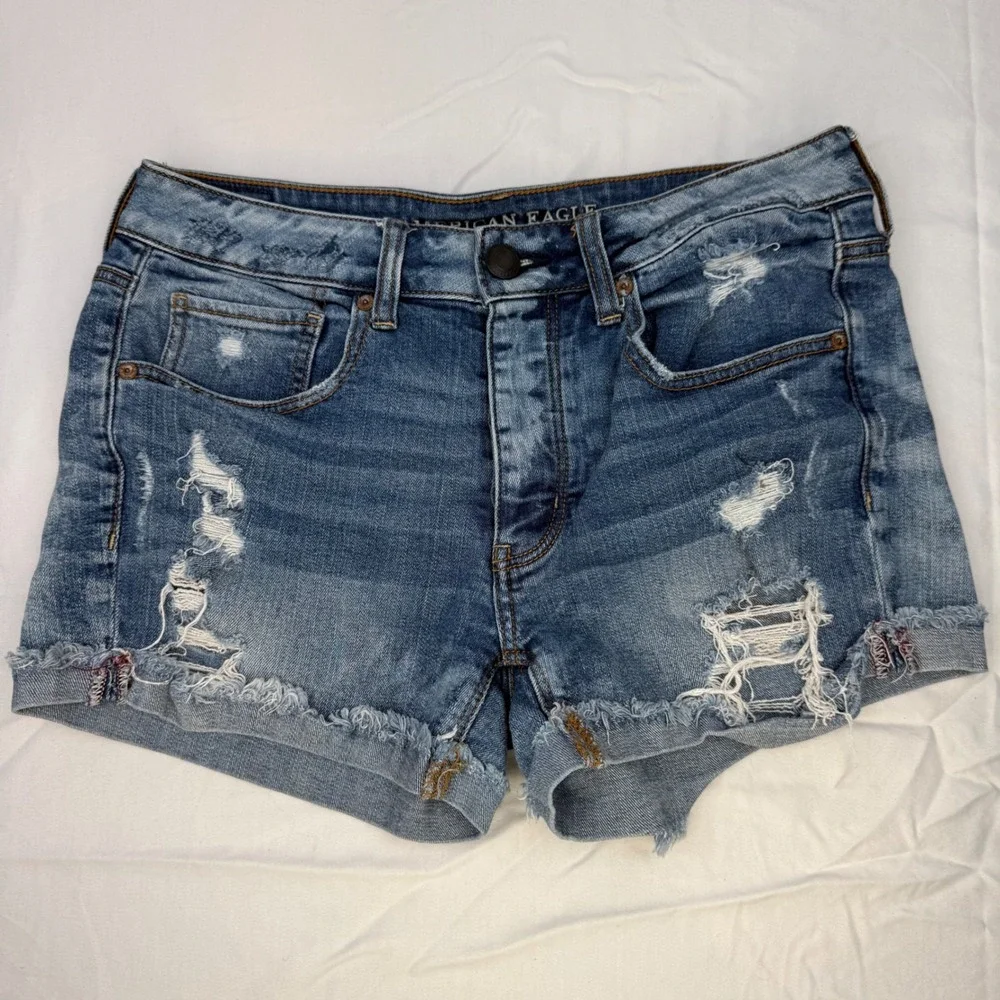 American Eagle Tomgirl Distressed Denim Shorts Medium Wash Blue Womens Size 6